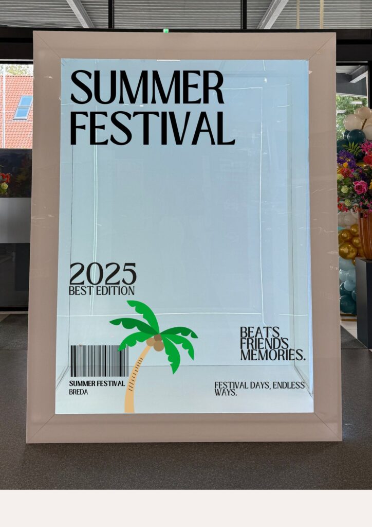 Personalisatie van de tekst op de magazine photobooth - festival thema